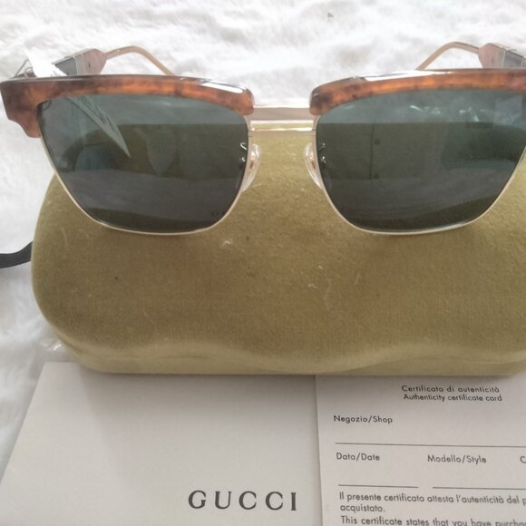 Gucci Authentic sunglasses - Picture 2 of 3